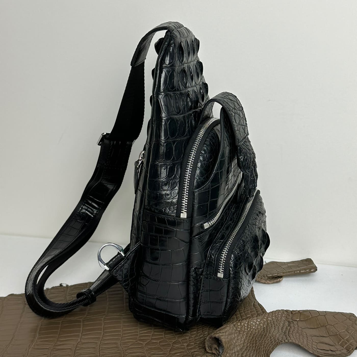 Vintage Alligator Bag – Luxury Chest Crossbody Alligator Bag for Men