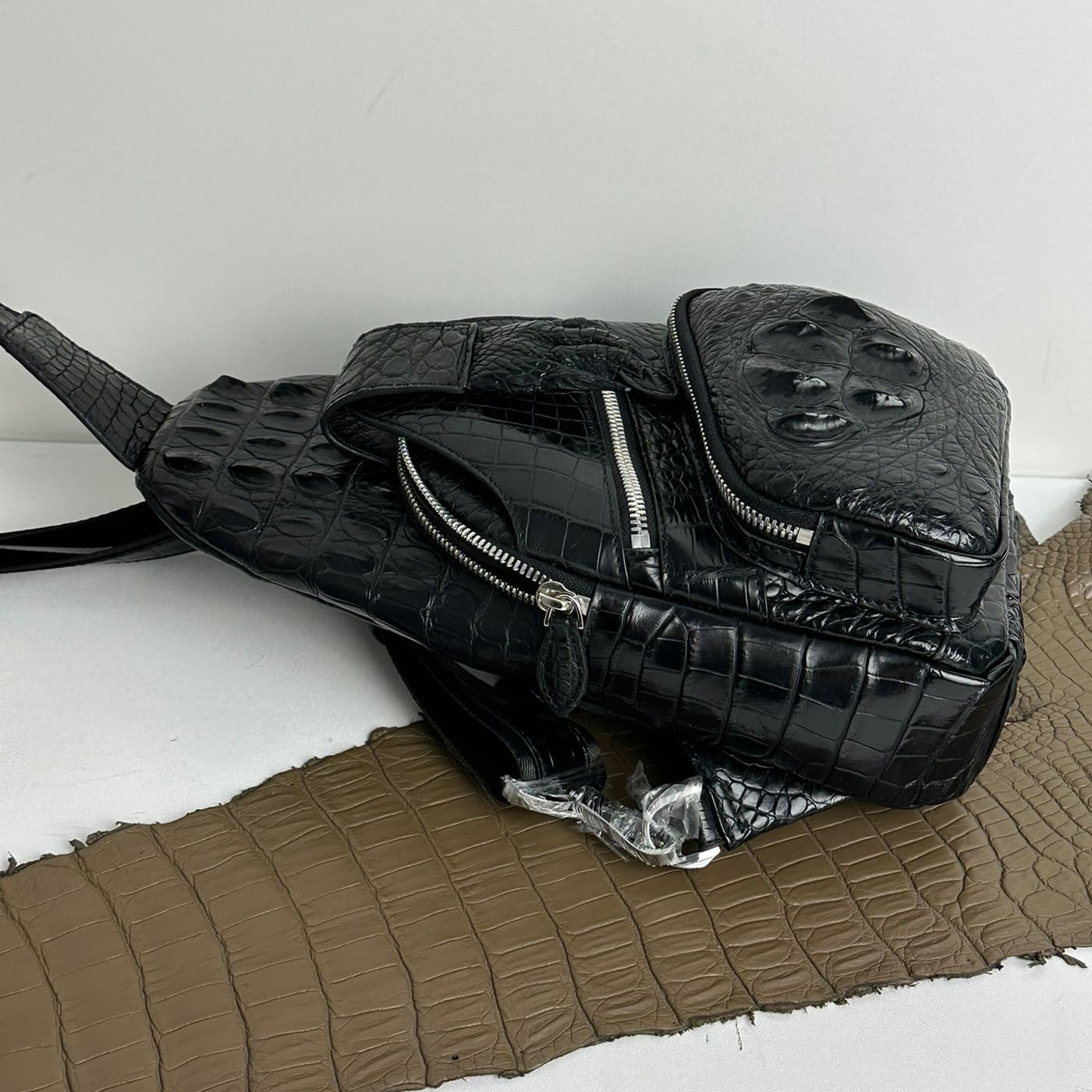 Vintage Alligator Bag – Luxury Chest Crossbody Alligator Bag for Men